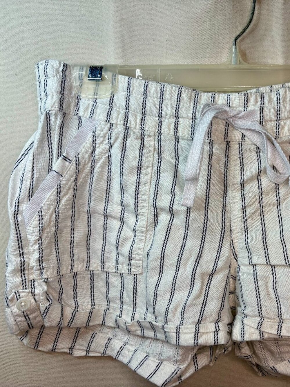 Women's SO Size Medium - White & Blue Elastic Waist Casual Shorts